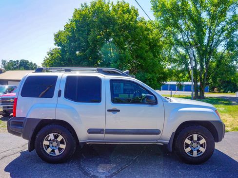 Used 2012 Nissan Xterra PRO-4X AWD/4WD image 2