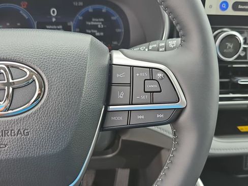 New 2026 Toyota Highlander Platinum AWD/4WD image 19