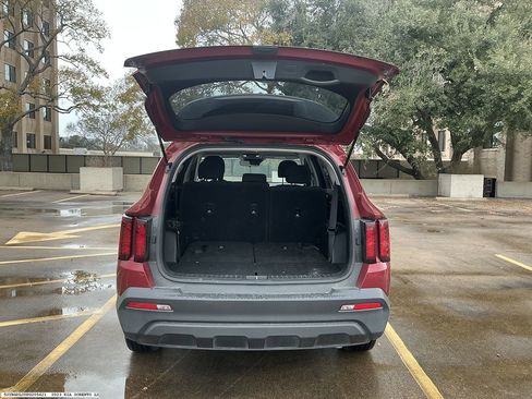 Used 2023 Kia Sorento LX image 12