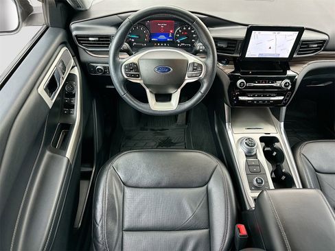 Used 2022 Ford Explorer Limited w/ Equipment Group 301A image 23