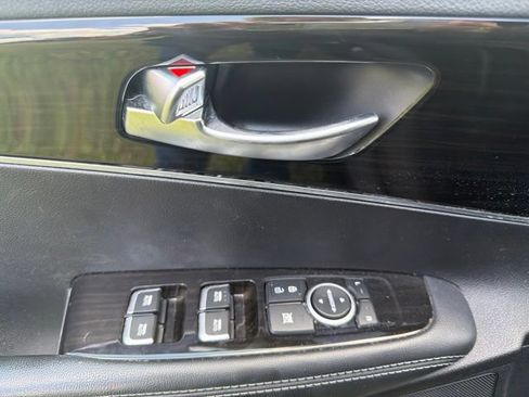 Used 2019 Kia Sorento FWD V6 image 9