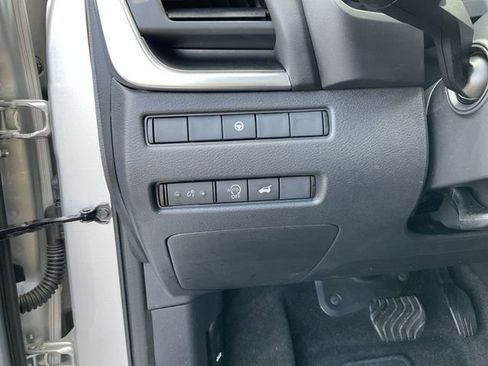 Used 2023 Nissan Rogue SV w/ SV Premium B Package AWD/4WD image 18