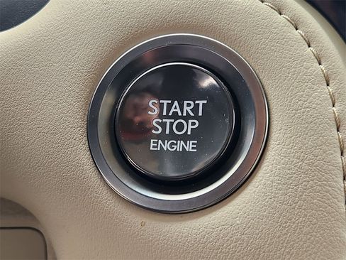 Used 2020 Lexus LX 570 4WD w/ Luxury Package image 20