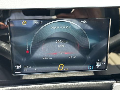 Used 2021 Mercedes-Benz GLB 250 image 30