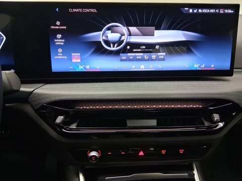 New 2026 BMW 330i Sedan w/ Convenience Package image 23