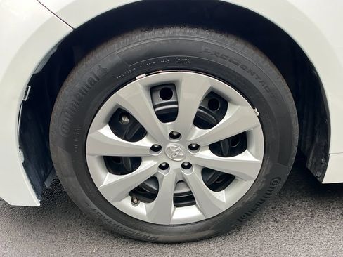 Certified 2025 Toyota Corolla LE FWD image 23