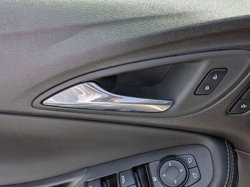Used 2023 Buick Encore GX Essence w/ Experience Buick Package FWD image 12