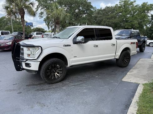 Used 2016 Ford F150 Platinum w/ Equipment Group 701A Luxury AWD/4WD image 3