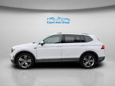 Used 2018 Volkswagen Tiguan SEL Premium image 2