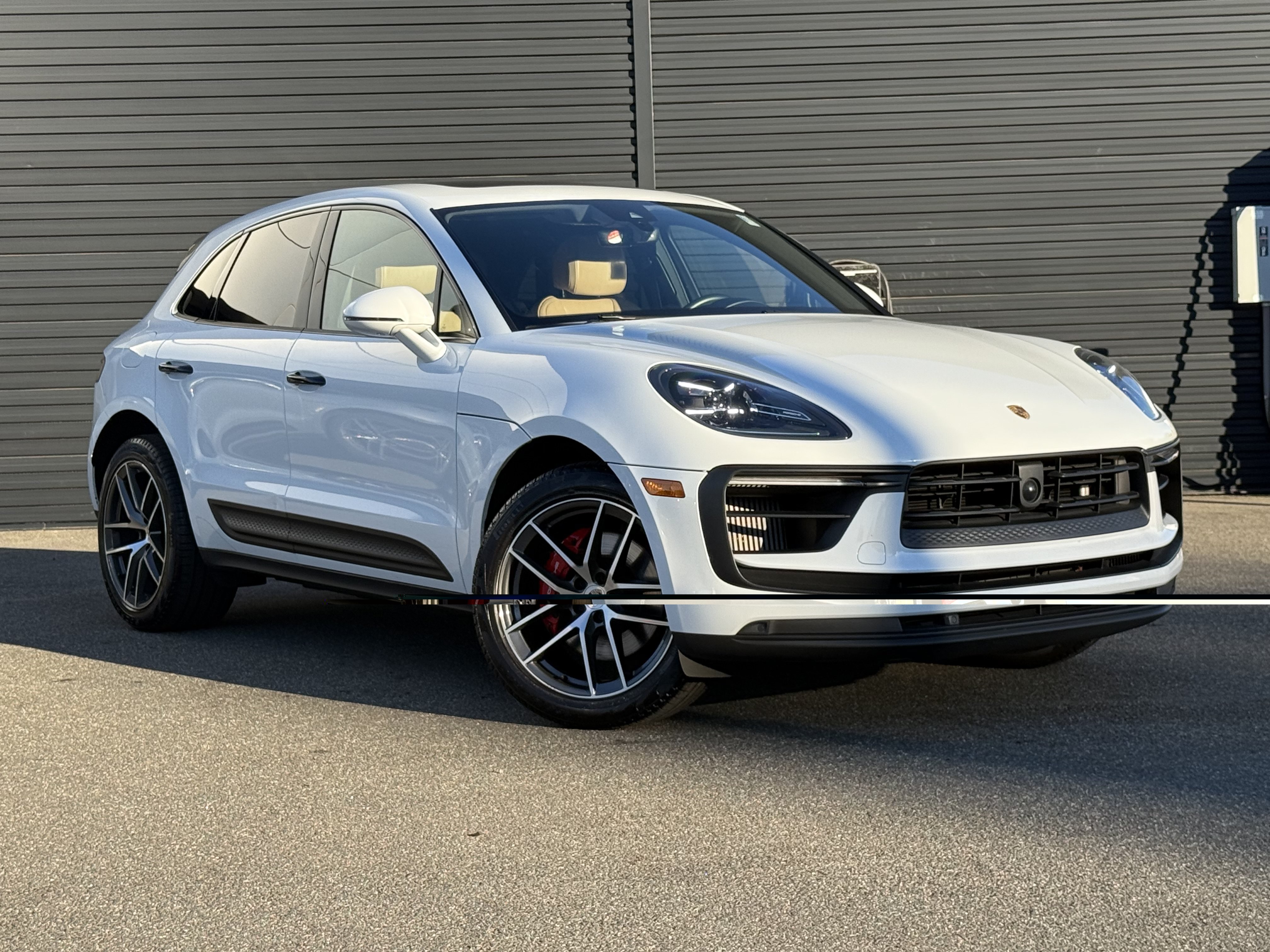 Certified 2023 Porsche Macan S AWD/4WD image 11