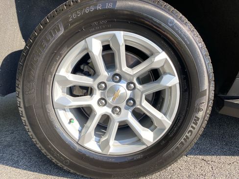 Used 2025 Chevrolet Tahoe LT AWD/4WD image 42