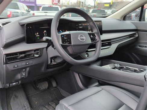 Used 2025 Nissan Murano SV image 9