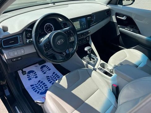 Used 2017 Kia Niro Touring FWD image 17