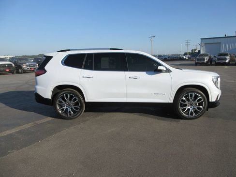 Certified 2026 GMC Acadia Denali Ultimate w/ LPO, All-Weather Package AWD/4WD image 5