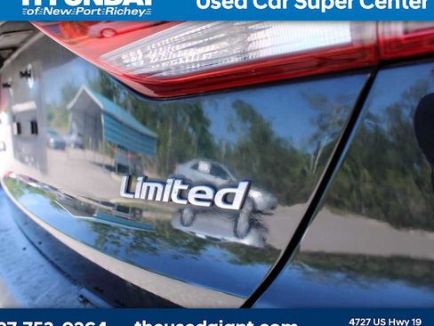 Used 2017 Hyundai Elantra Limited image 4