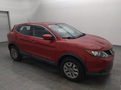 Used 2018 Nissan Rogue Sport S image 11