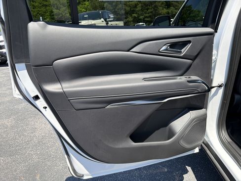 New 2026 Chevrolet Traverse LT w/ Sun and Wheel Package FWD image 23