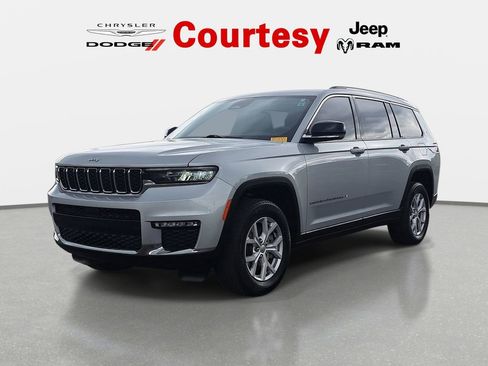 Certified 2022 Jeep Grand Cherokee L Limited AWD/4WD image 9