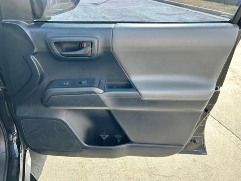 Used 2018 Toyota Tacoma SR image 26