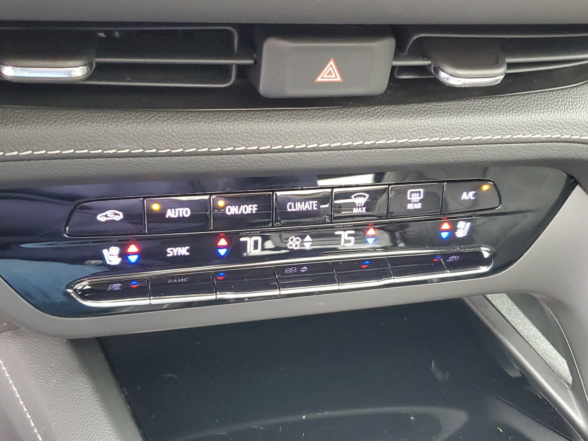 Used 2021 Buick Envision Avenir AWD/4WD image 28