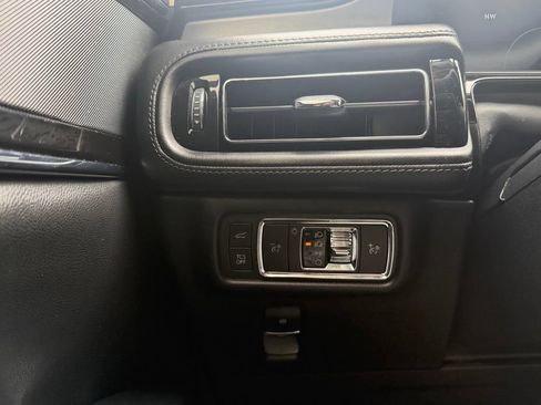 Used 2022 Lincoln Nautilus AWD w/ Premium Package image 18