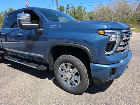 New 2026 Chevrolet Silverado 2500 High Country w/ Z71 Off-Road Package AWD/4WD image 9