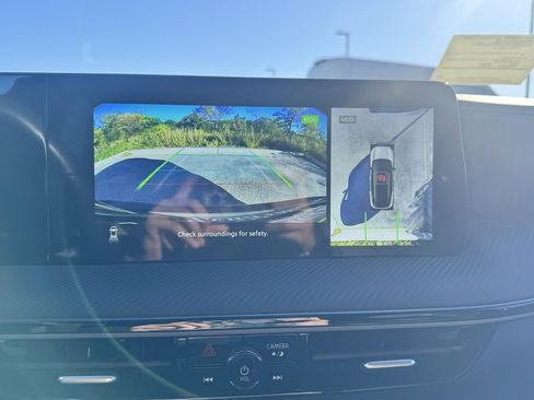 Certified 2025 Nissan Kicks SR image 27