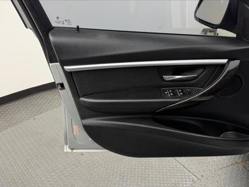 Used 2017 BMW 330i Sedan RWD image 13