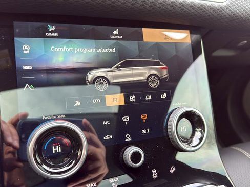 Used 2021 Land Rover Range Rover Velar R-Dynamic S image 23