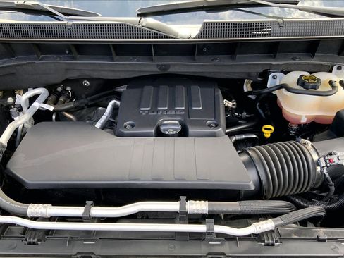 Used 2024 Chevrolet Silverado 1500 LT AWD/4WD image 32