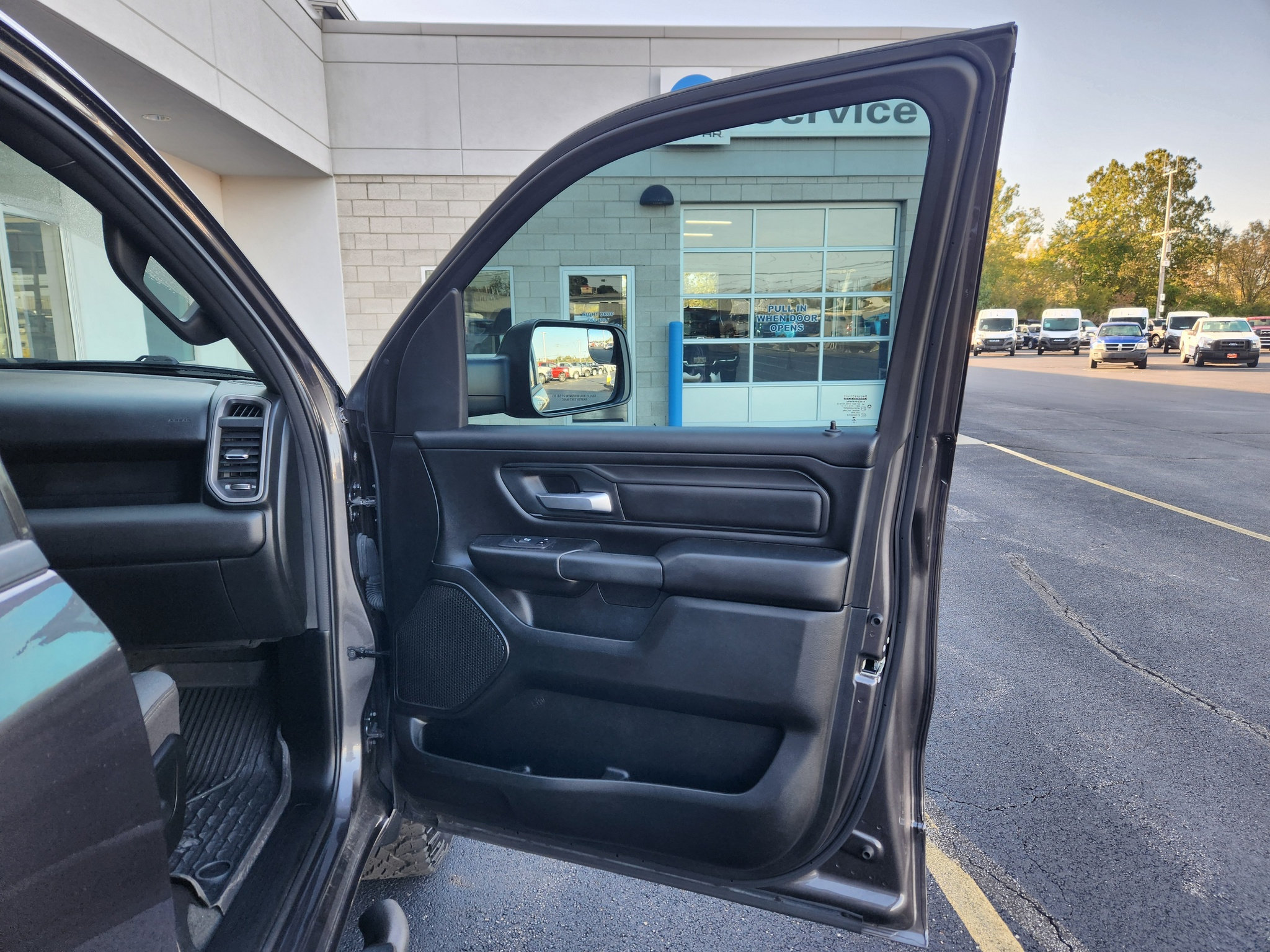 Used 2023 RAM 1500 Tradesman w/ Warlock PACKAGE AWD/4WD image 33