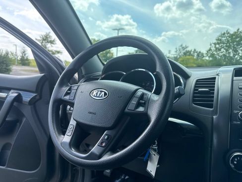 Used 2013 Kia Sorento LX AWD/4WD image 17