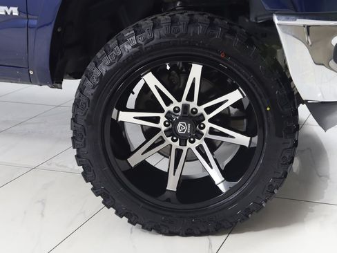 Used 2020 RAM 1500 Laramie AWD/4WD image 16