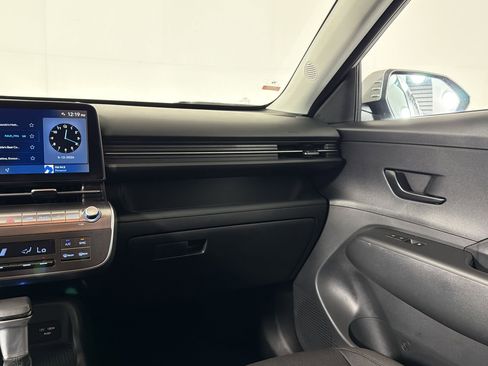 Used 2025 Hyundai Kona SEL FWD image 27