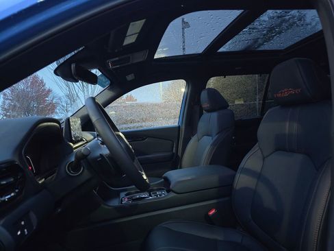 Certified 2025 Honda Pilot TrailSport image 12