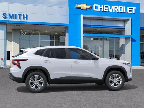 New 2026 Chevrolet Trax LS image 5