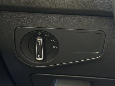 Used 2024 Volkswagen Tiguan SE FWD image 26