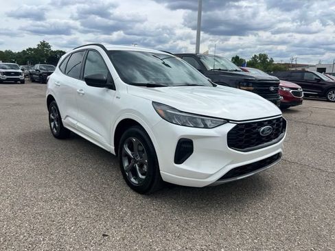 Certified 2024 Ford Escape ST-Line w/ Tech Pack #1 AWD/4WD image 3