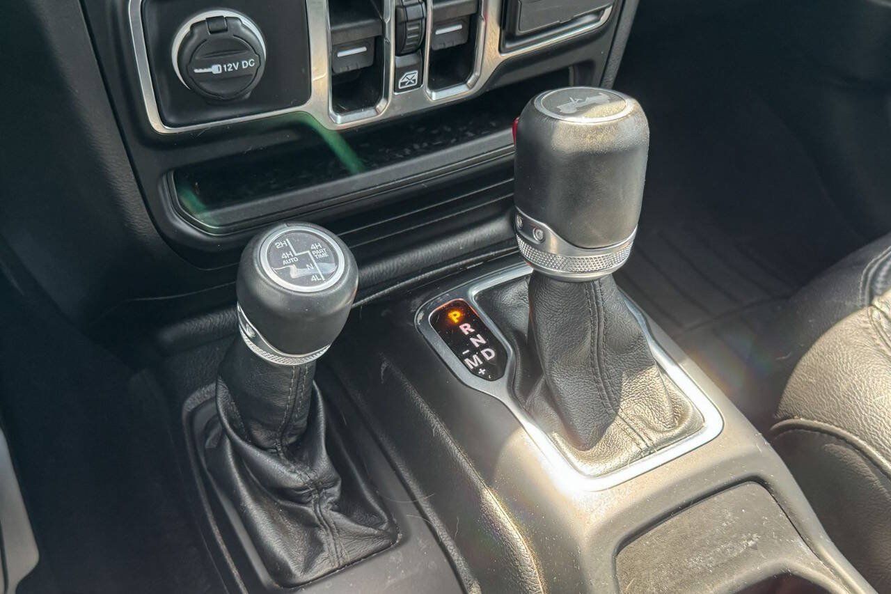 Used 2021 Jeep Wrangler Unlimited Sahara AWD/4WD image 39
