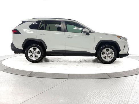 Used 2019 Toyota RAV4 XLE w/ Convenience Package image 12