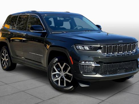 Used 2023 Jeep Grand Cherokee Limited w/ Luxury Tech Group II image 2