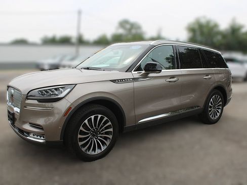 Used 2021 Lincoln Aviator Reserve w/ Equipment Group 201A AWD/4WD image 16