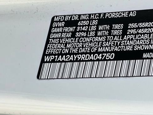 Used 2024 Porsche Cayenne AWD/4WD image 34