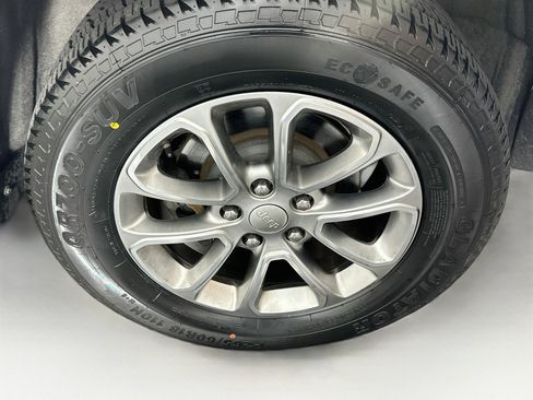 Used 2015 Jeep Grand Cherokee Limited AWD/4WD image 11