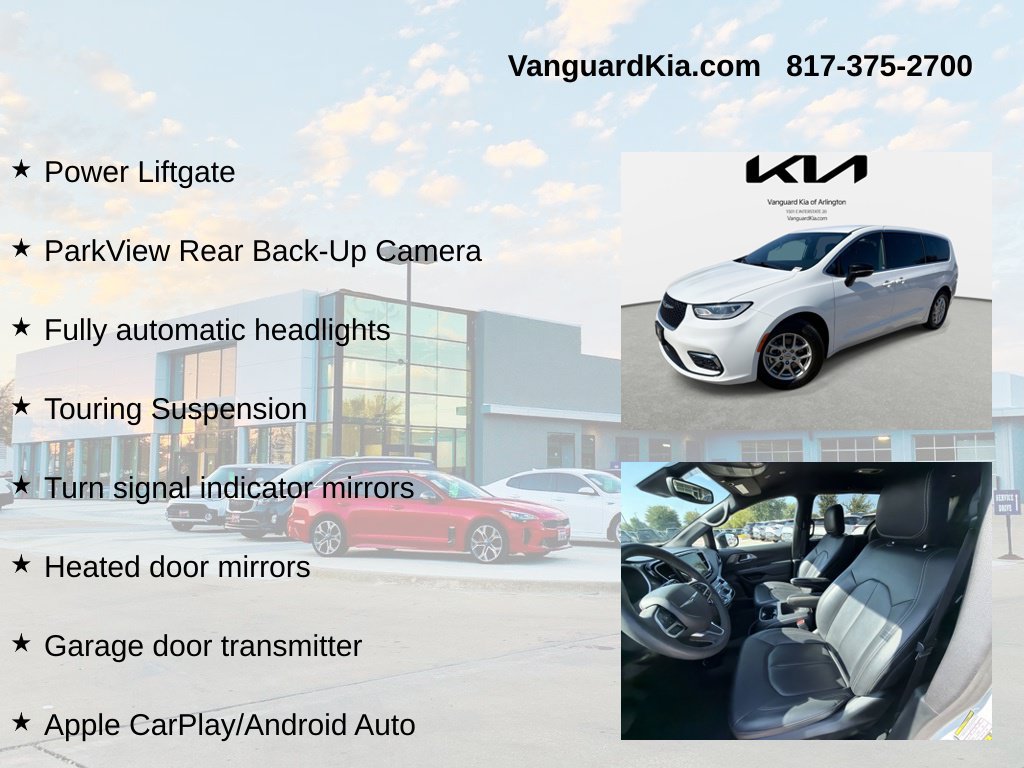Used 2025 Chrysler Pacifica Select FWD image 12