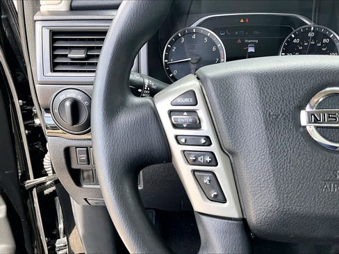 Used 2022 Nissan Titan SV RWD image 23