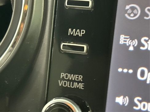 Used 2022 Toyota Tacoma SR5 AWD/4WD image 36
