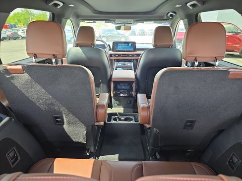 Used 2025 Lincoln Aviator Reserve w/ Jet Appearance Package AWD/4WD image 11