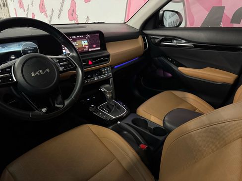 Used 2024 Kia Seltos EX FWD image 18