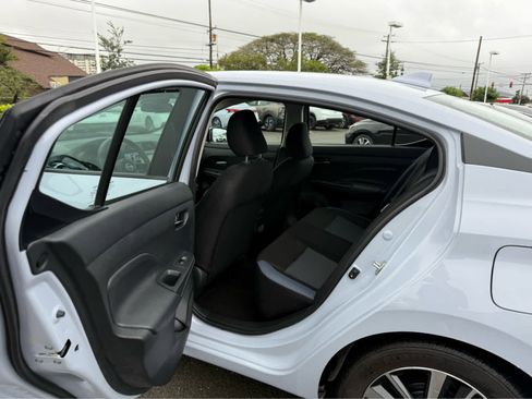 Used 2025 Nissan Versa SV w/ Trunk Package image 9